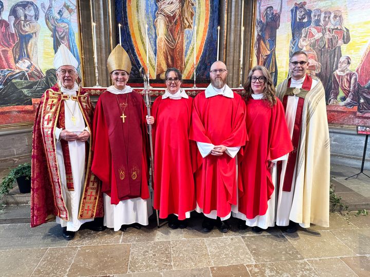Biskop emeritus Jonas Jonsson, biskop Marika, Kristina Hellsten, Anders Ulvekrans, Jenny Egerborn och domprost Mattias Bähr.