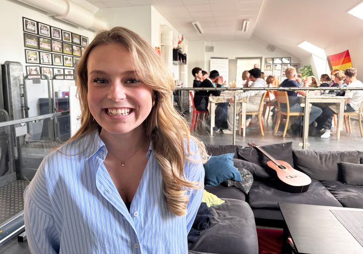 Theoline Carrum från Norrköping är ung ledare i konfirmationsgruppen Backpacker i S:t Olofs församling.