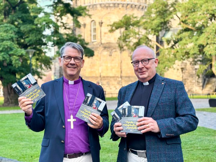 Biskop Johan Tyrberg initierade arbetet med att ta fram en bok inför präst- och diakonmötet. Stiftsadjunkten Jan-Olof Aggedal är redaktör och författare till ett av kapitlen.