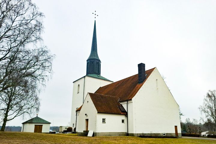Sillhövda kyrka invigdes andra söndagen i advent 1945. Nästa år ska kyrkobyggnaden renoveras och saneras från mögel.