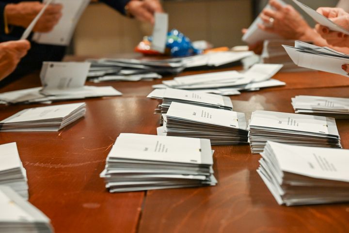 Rösträkning i Luleå domkyrkoförsamling.