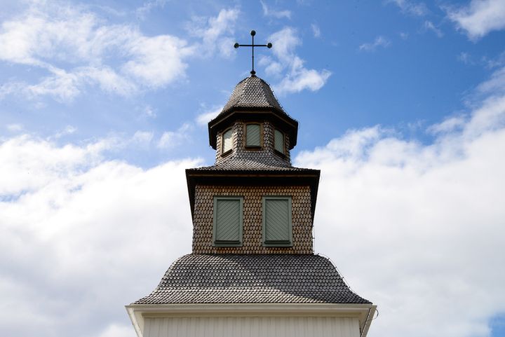Kyrktornet på Seskarö kyrka.