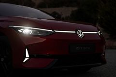 ID.7 GTX är som standard utrustad med IQ.LIGHT LED Matrix-strålkastare och belysta Volkswagen-logotyper fram och bak.