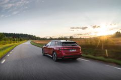 ID.7, inklusive kombiversionen ID.7 Tourer, är fortsatt Sveriges populäraste elbil.