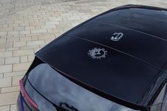 Takspoilern pryds av Fire and Ice-logotypen från 1990-talet.