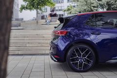 Adaptivt sportchassi (DCC) är stanard.