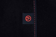 ”On Fire Red” för eld.