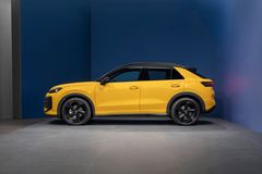 Med 4 373 mm är den andra generationen exakt 122 mm längre än sin föregångare.