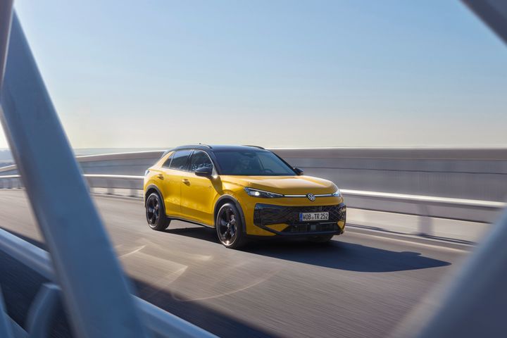 Nya T-Roc, här i R-Line-utförande, går nu att beställa.