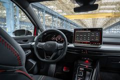 Golf GTI Edition 50 har många höjdpunkter både invändigt och utvändigt.