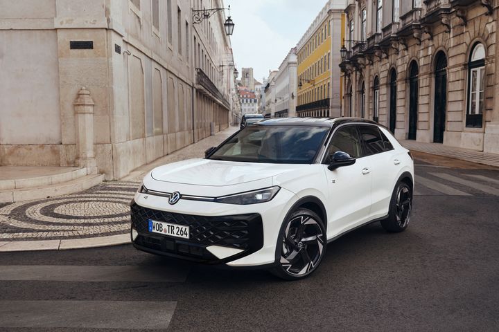 Nya T-Roc får högsta betyg, fem stjärnor, i Euro NCAP:s krävande säkerhetstester.