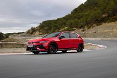 Nya Golf GTI EDITION 50 är den snabbaste och mest kraftfulla serietillverkade GTI:n hittills.