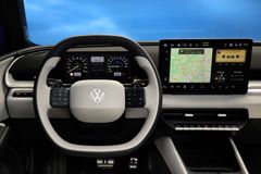 Om föraren aktiverar retrodisplayen med View-knappen på ratten förvandlas instrumenten till den stil som finns i de senare versionerna av första generationen Golf.