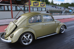 Klassiker på startlinjen − På Bug Run är det inte ovanligt att se en välbyggd Bubbla rulla fram mot startlamporna – redo att utmana både tidtagning och förväntningar.