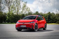 GTI-DNA:t syns tydligt i fronten på den nya kompakta sportbilen, tack vare karakteristiska GTI-detaljer.