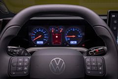 ”Retro”-vyn för Digital Cockpit är standard. Den aktiveras med View-knappen på multifunktionsratten och instrumenten får då utseendet från Golf IV.