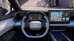 ”Retro”-vyn för Digital Cockpit aktiveras med View-knappen på multifunktionsratten och instrumenten får då utseendet från Golf IV. Även Retro-vyn i den centrala infotainmentskärmen kan anpassas med sex modeller i ett virtuellt garage: Golf I, Golf II Country, Golf IV, Tiguan I, Race Touareg och Beetle (”Bubblan”).