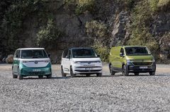 Dagens trio av folkabussar: ID. Buzz/ID. Buzz Cargo, Multivan/California och Transporter/Caravelle