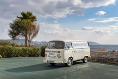 Generation 2 av folkabussen fick en hel framruta. Här exprementerade man också med en eldriven version.