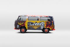 En "Woodstock light bus-kopia" som togs fram i Sverige inför folkabussens 70-årsjubilum (byggd på en T2 och inte T1 som på originalet)