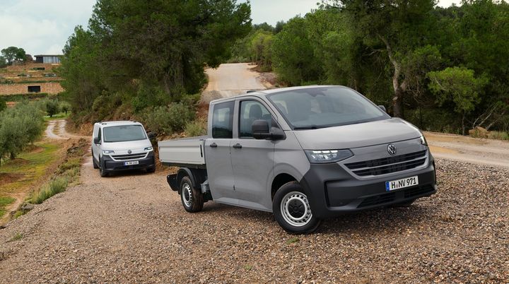 Nya Volkswagen Transporter Pickup dubbelhytt saknar konkurrenter i sin klass. Finns både med diesel och som elbil. Produktionsstart vecka 16, 2026.
