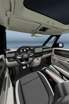 I det nya infotainmentsystemet Innovision finns en appbutik med möjlighet att ladda ner tjänster inom bland annat videostreaming, parkering, laddning och spel