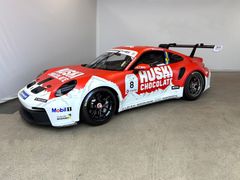 Marcus Ericsson ansluter till säsongsfinalen av Porsche Carrera Cup Scandinavia i en bil med startnummer 8 och Huski Chocolate-livery. Foto: Wrapzone