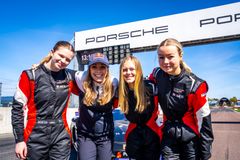 – Det här är tre tjejer som har väldigt fina förutsättningar att lyckas inom motorsport, Siri och Alexia inom racing och Alice inom rally, säger Mikaela Åhlin-Kottulinsky.
