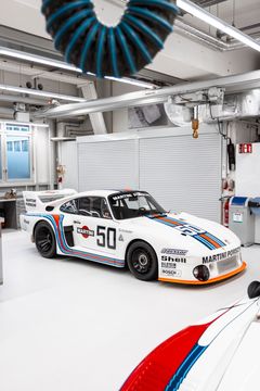 I det femte och sista avsnittet sluter Bernhard och Singer cirkeln med en bil som aldrig var avsedd för mästerskap men som ändå gjorde allt möjligt: den första 935-testbilen.