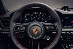 Ratten i 911 GT3 S/C är, precis som på den tidigare 911 S/T, klädd i perforerat läder.