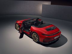 Med 911 GT3 S/C presenterar Porsche för första gången en 911 GT3 med helautomatisk sufflett.