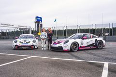 Norska Isabelle Rustad, Fragus Motorsport, som i fjol blev den första kvinnliga föraren på 20 år att köra en full säsong, får nu sällskap av danskan Lærke Rønn, Mikkel O Pedersen Racing, som gått samma väg som Rustad och i år tar steget upp från supportklassen Porsche Sprint Challenge Scandinavia.