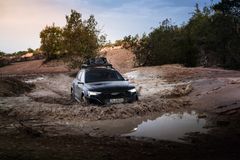 Audi Q8 e-tron edition Dakar med offroad-egenskaper