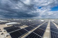 23000 m2 solscellsmoduler i Ingolstadt, 41.000 m2 är under byggnation och i plan.
