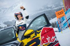 Mattias Ekströms i extremtest av specialutrustad Audi e-tron uppför störtsloppsbacken i Kitzbühel