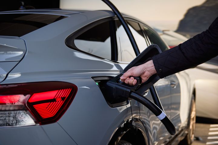 Smidig laddning på semestern med Audi Charging