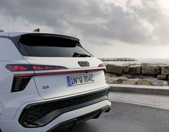Nya Audi Q3 e-hybrid med OLED-bakljus