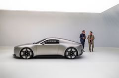 Gernot Döllner och Massimo Frascella presenterar Audi Concept C.