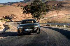 Nya Audi RS 5 i ett första test i Marocko