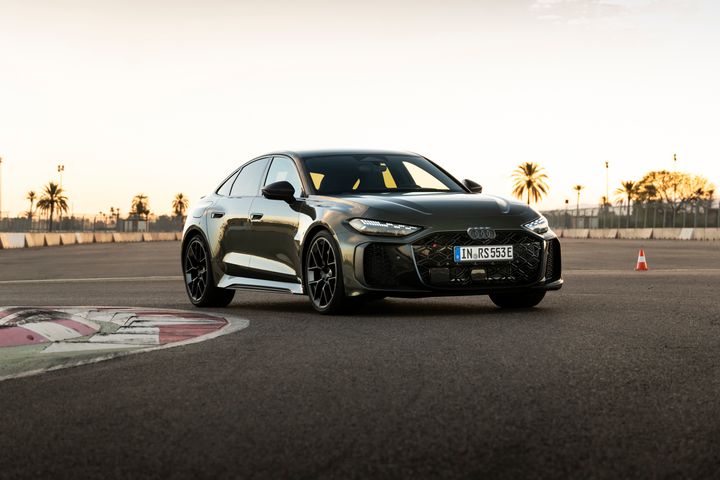 Säljstart för nya Audi RS 5 Sedan och RS 5 Avant
