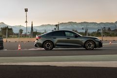 Audi RS 5 Sedan i speciallackeringen Bedford grön