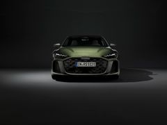 Exteriör Audi RS5 i Bedford grön lackering med RS Sportpaket och kolfiber kamouflage