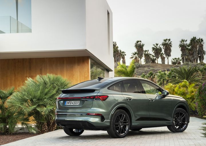 Säljstart för Nya uppdaterade Audi Q4 e-tron och Q4 Sportback e-tron