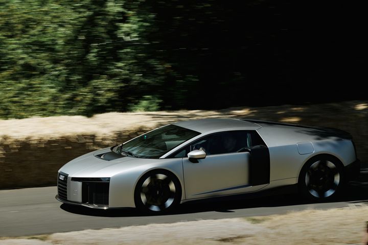 Under Goodwood Festival of Speed kommer racinglegenden Tom Kristensen köra den nästan produktionsklara prototypen av Audi Nuvolari* uppför den 1,86 kilometer långa backtävlingen the Hillclimb