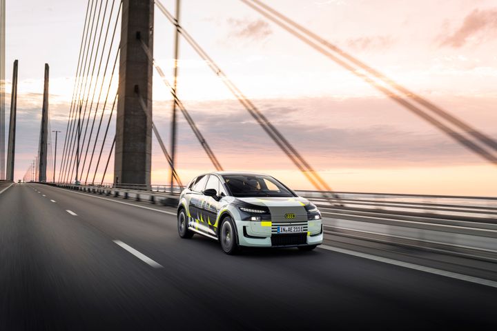 Audi A2 e-tron provkörd över Öresundsbron. Premiärvisas till hösten.