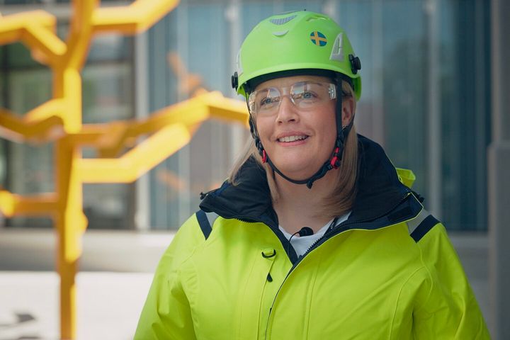 Andrea Angestav, projektchef på NCC vid bygget av Mälarsjukhuset i Eskilstuna, är en av de medverkande i Byggföretagens reklamfilmer.
