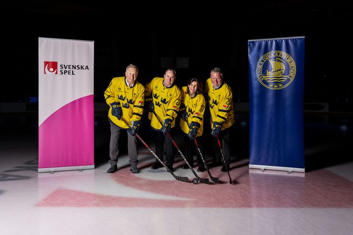 Svenska Spels styrelseordförande Erik Strand, Svenska Ishockeyförbundets generalsekreterare Christer Plars, Svenska Spels vd Anna Johnson, Svenska Ishockeyförbundets ordförande Anders Larsson.