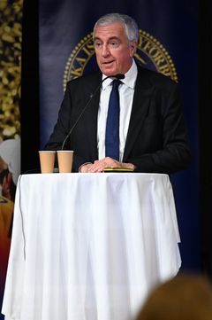 IIHF:s president Luc Tardif under sitt anförande vid Svenska Ishockeyförbundets ordförandekonferens.