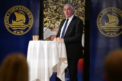 IIHF:s president Luc Tardif under sitt anförande vid Svenska Ishockeyförbundets ordförandekonferens.