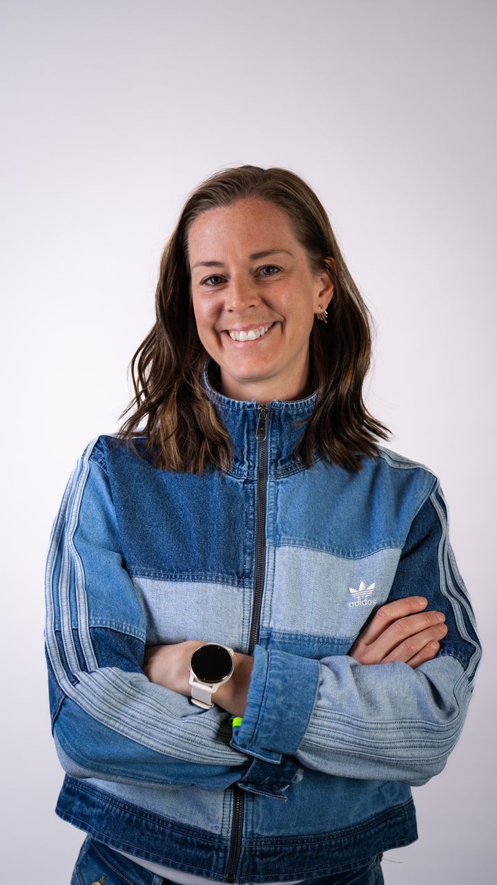 Fotbollslegendaren Lotta Schelin kliver in som ambassadör när Majblomman engagerar föreningslivet för att fler barn ska ha råd med en fritidsaktivitet.